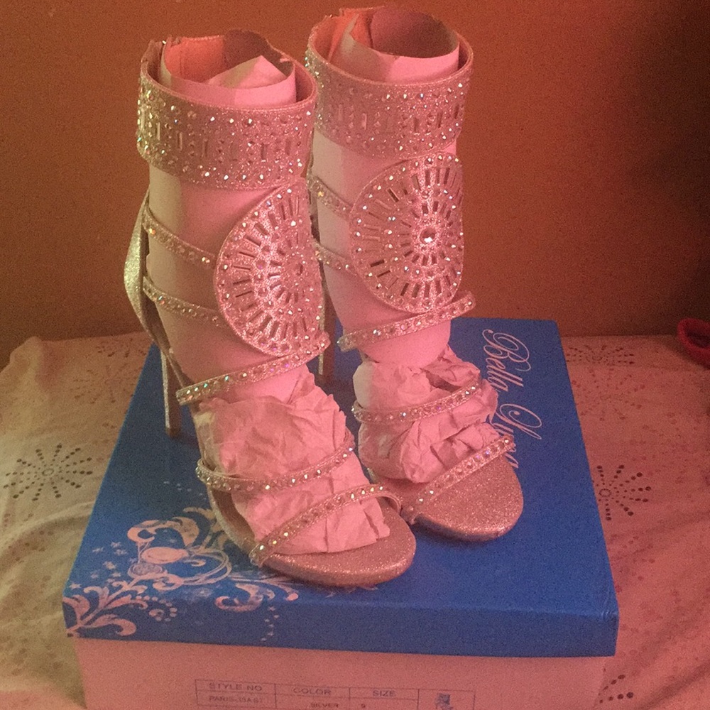 Woman heel’s